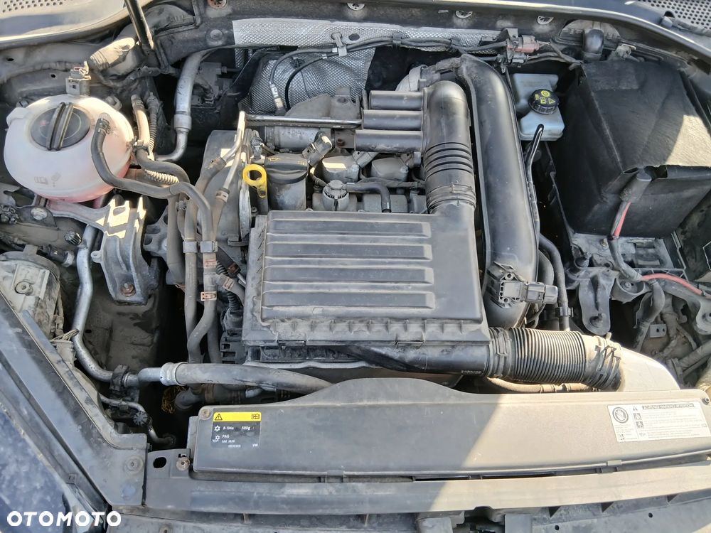 Volkswagen Golf - 23