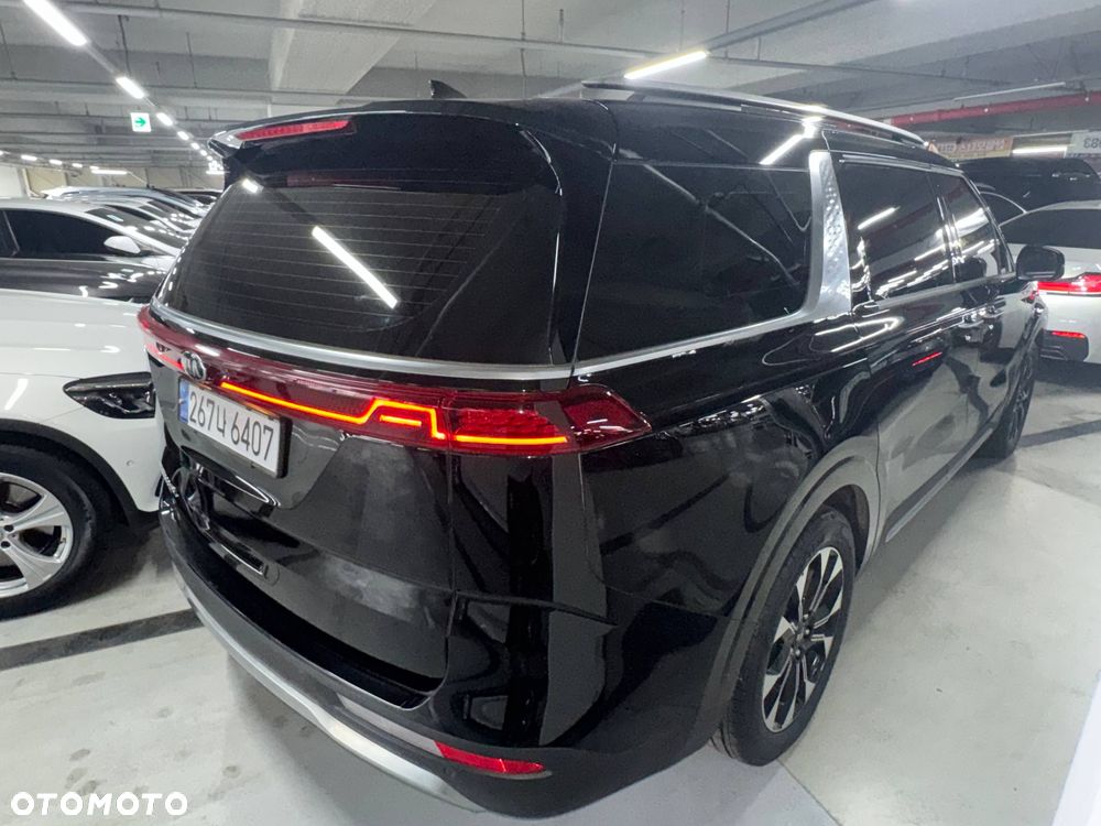 Kia Carnival - 7