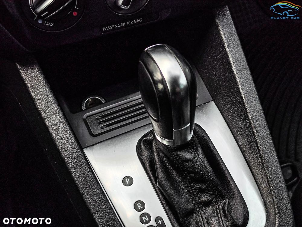 Volkswagen Jetta - 33