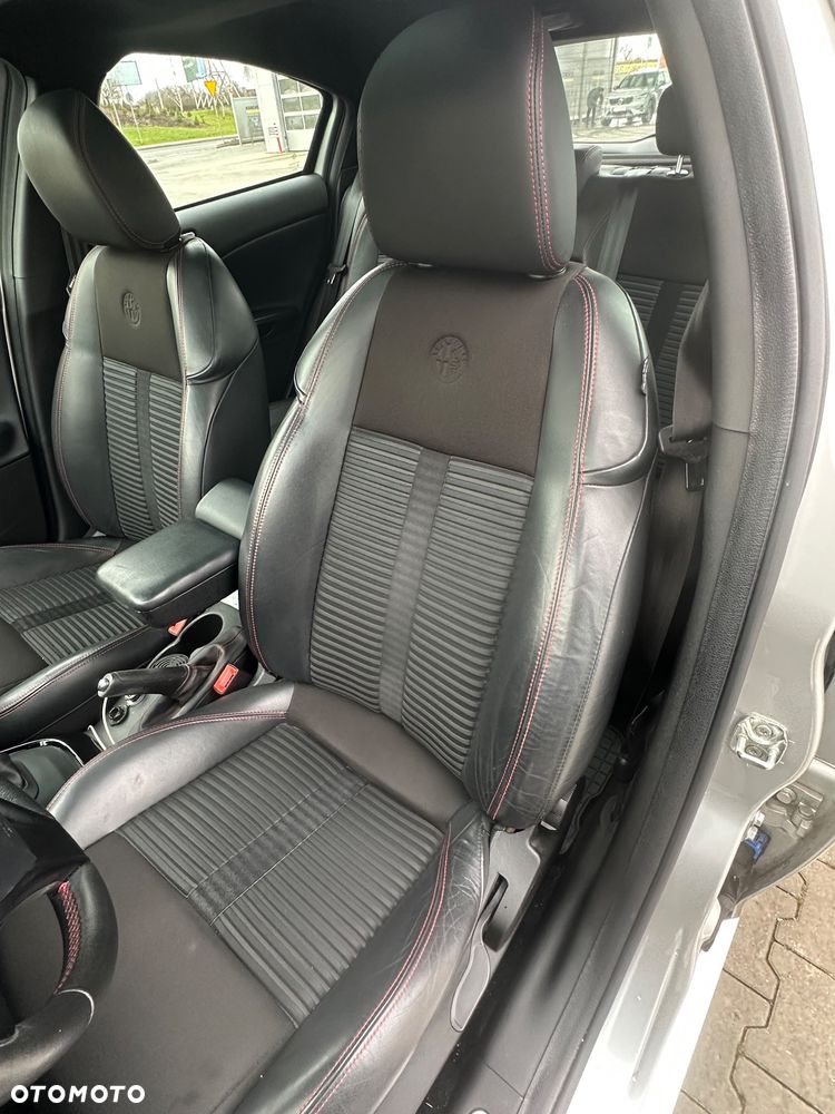 Alfa Romeo Giulietta 1.4 TB MultiAir Distinctive TCT - 23