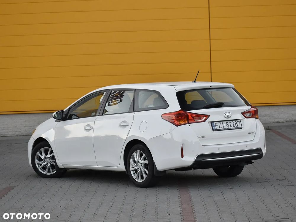 Toyota Auris 1.4 D-4D Active - 9