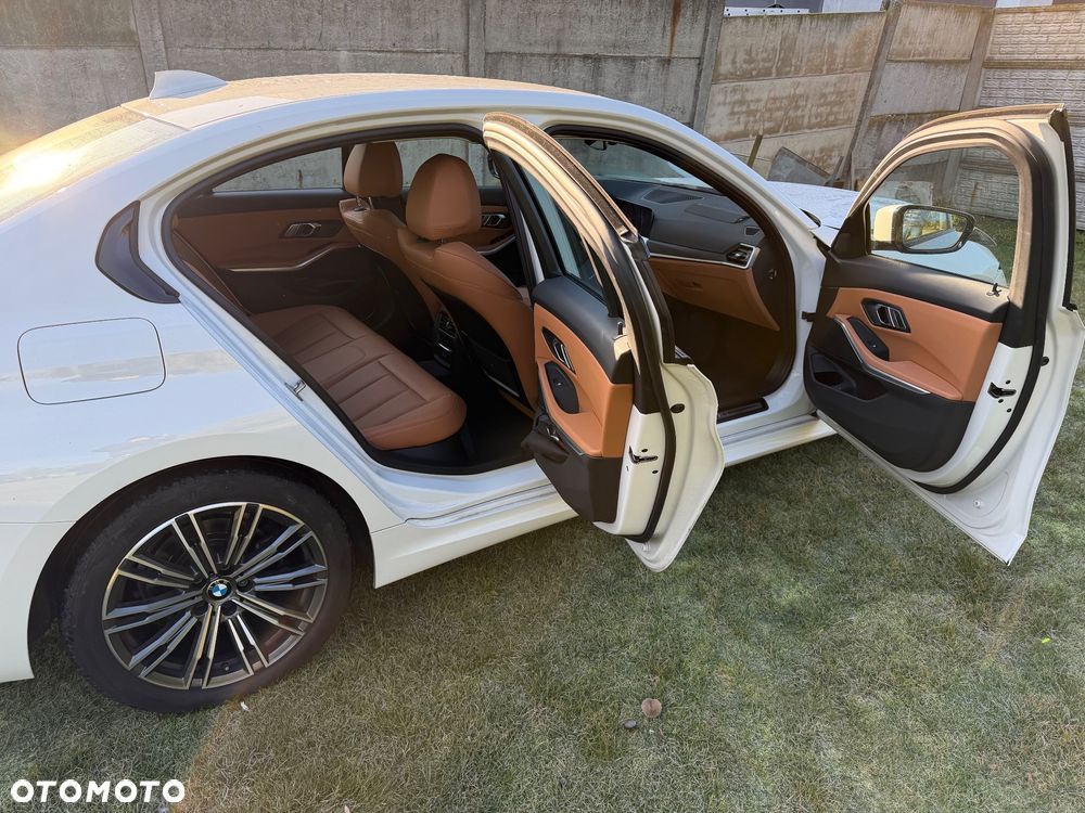 BMW Seria 3 318i M Sport sport - 13