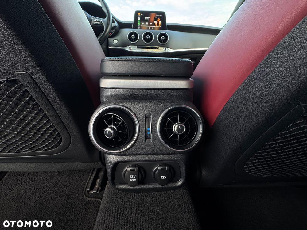 Kia Stinger 3.3 T-GDI V6 GT AWD - 19