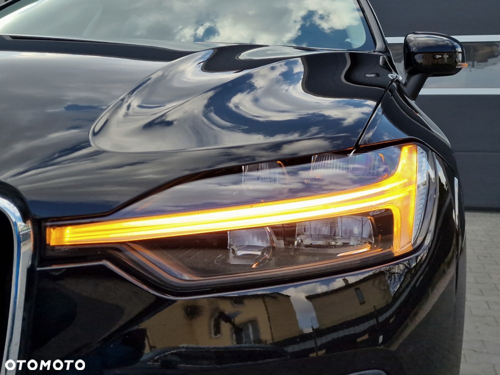 Volvo XC 60 B4 D AWD Core - 8