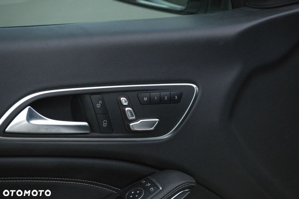 Mercedes-Benz CLA 250 4Matic 7G-DCT Peak Edition - 10