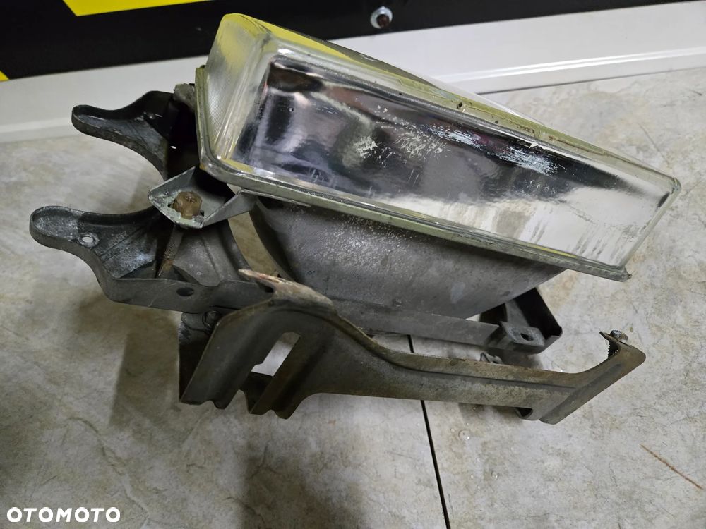 AUDI 80 B2 LAMPA PRAWA EU - 4