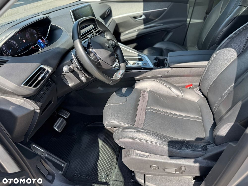 Peugeot 5008 - 8