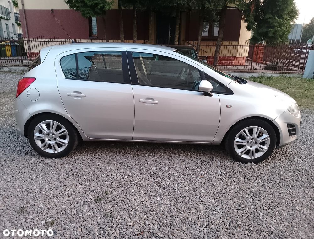 Opel Corsa 1.2 16V Edition - 8