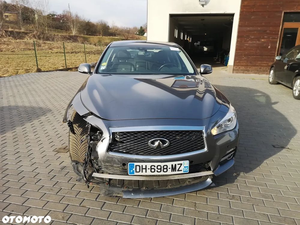 Infiniti Q50 - 2