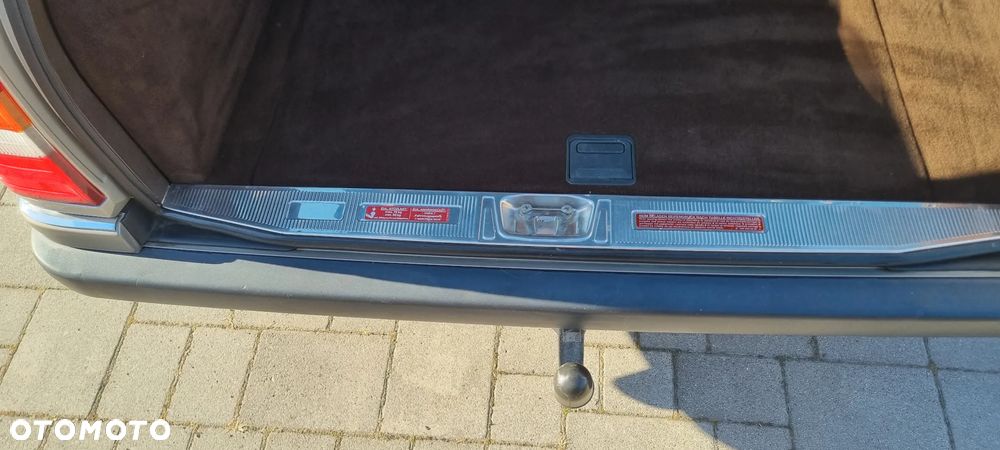 Mercedes-Benz W124 (1984-1993) - 21