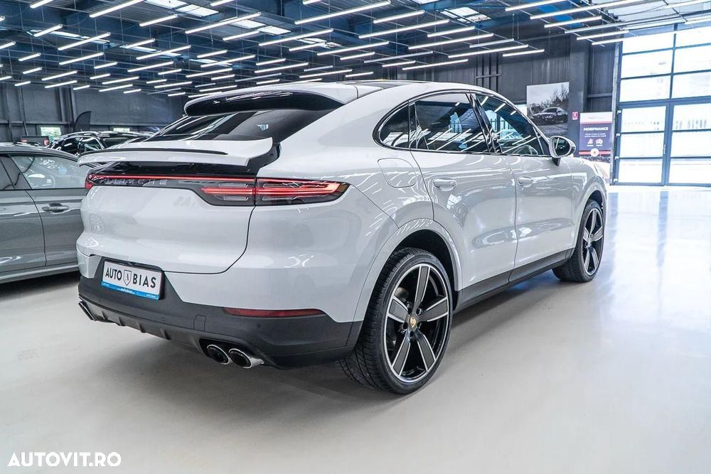 Porsche Cayenne Coupe - 8