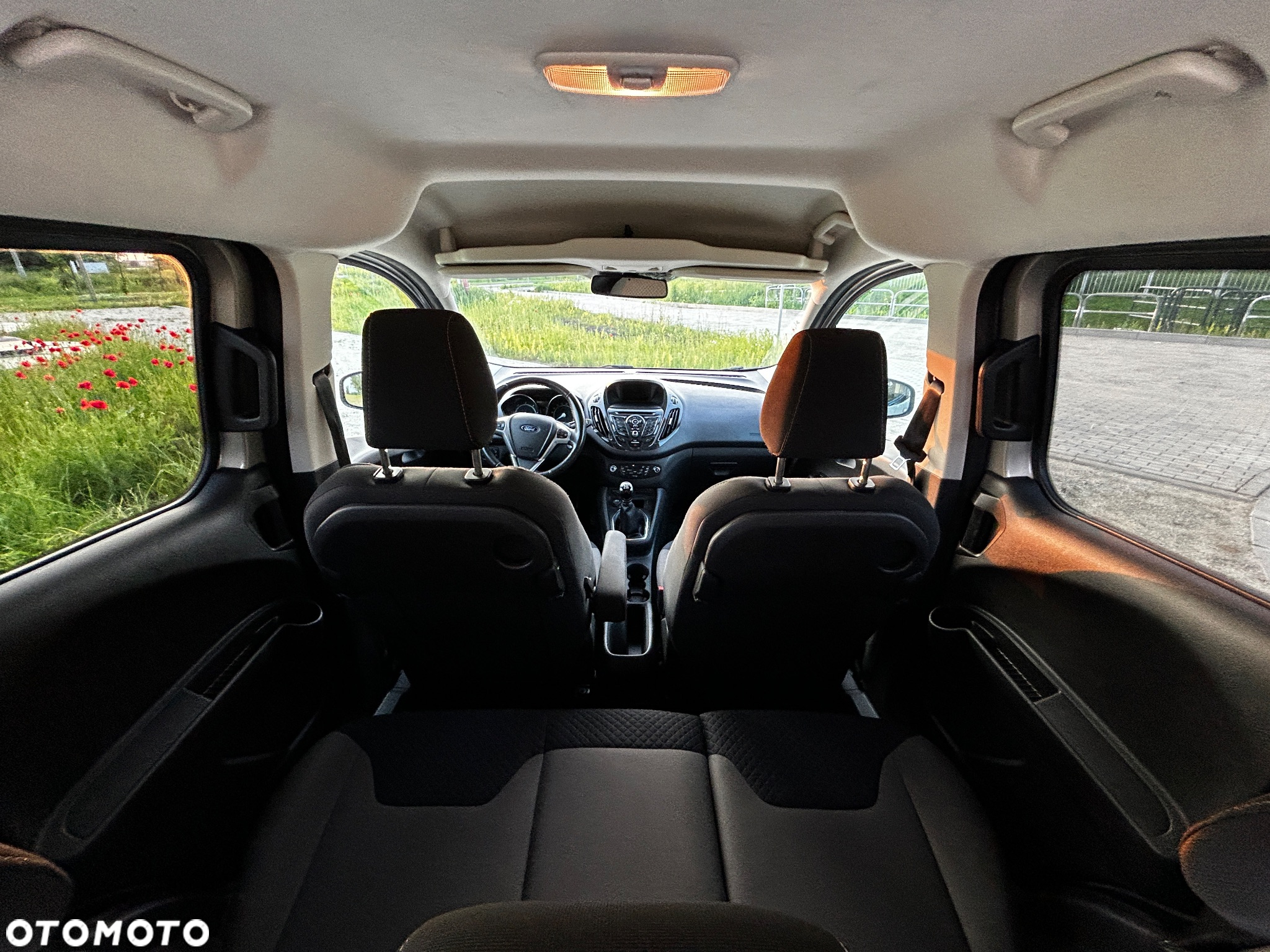 Ford Tourneo Courier 1.5 TDCi Trend - 17