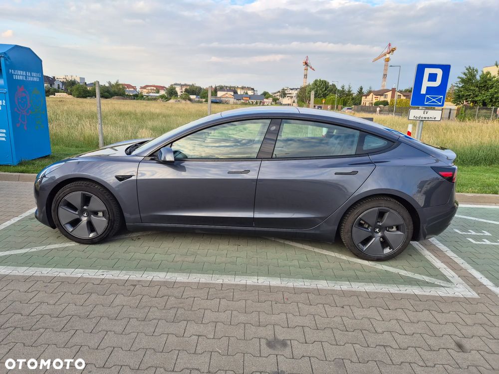 Tesla Model 3 Standard Hinterradantrieb - 4