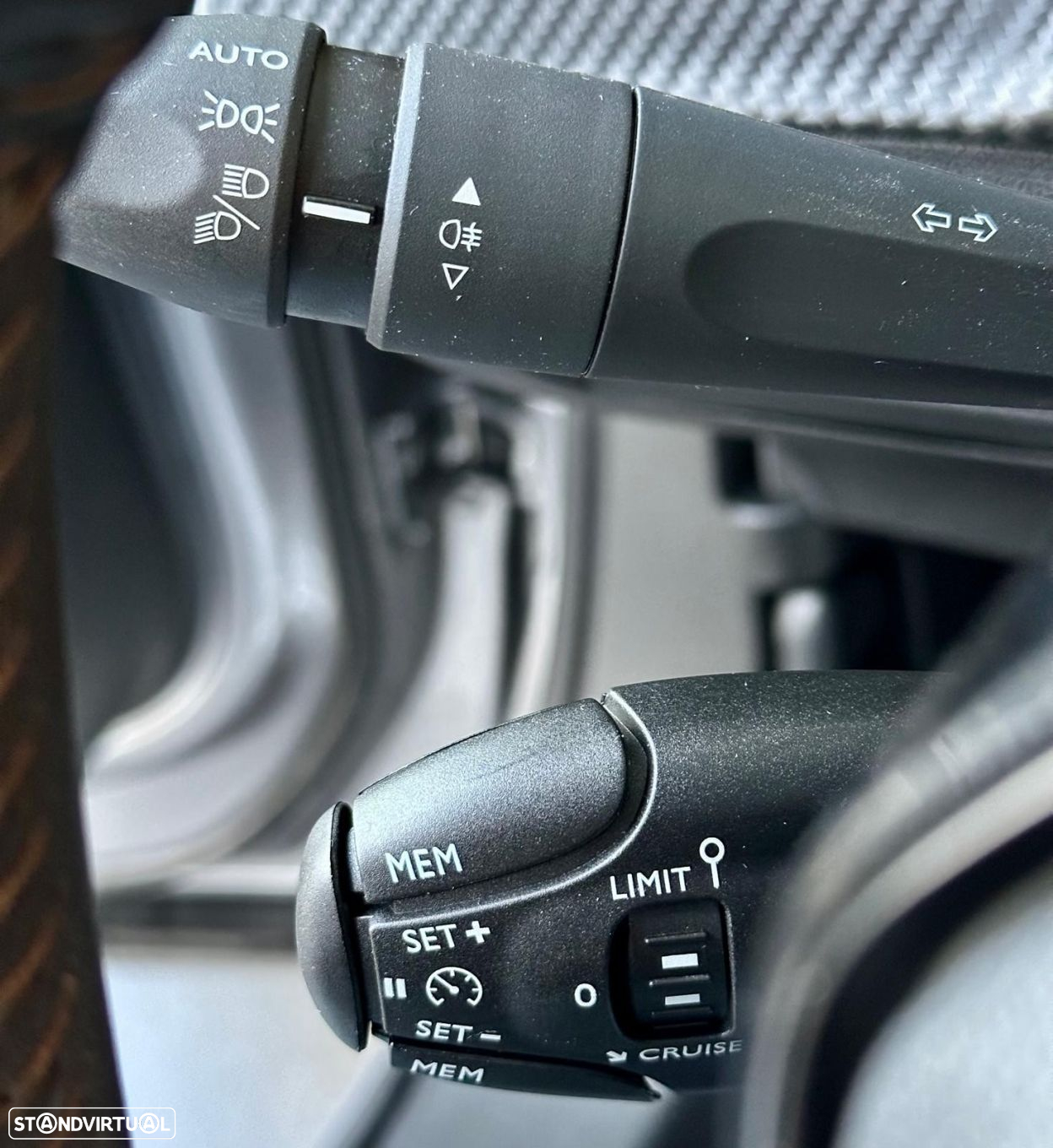 Peugeot e-2008 50 kWh Active - 11
