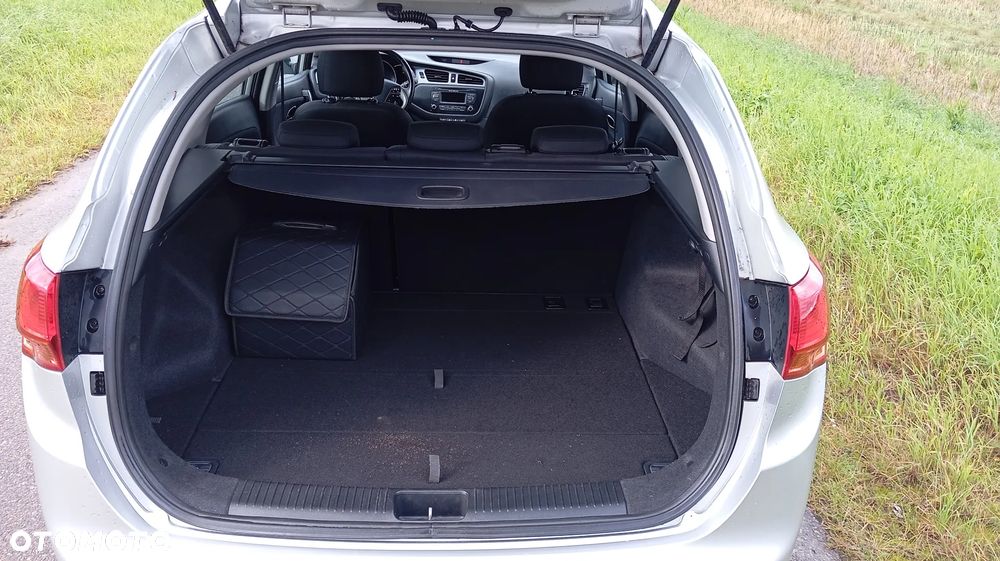 Kia Ceed Cee'd 1.6 GDI L - 8