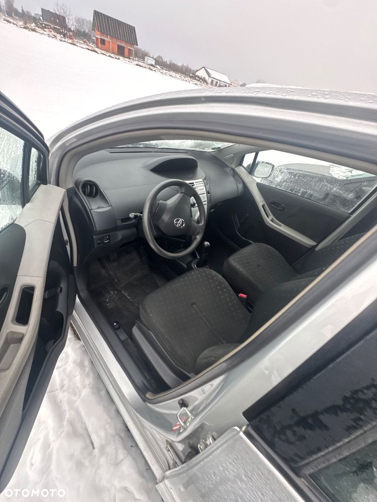 Toyota Yaris 1.4 D-4D Prestige - 4