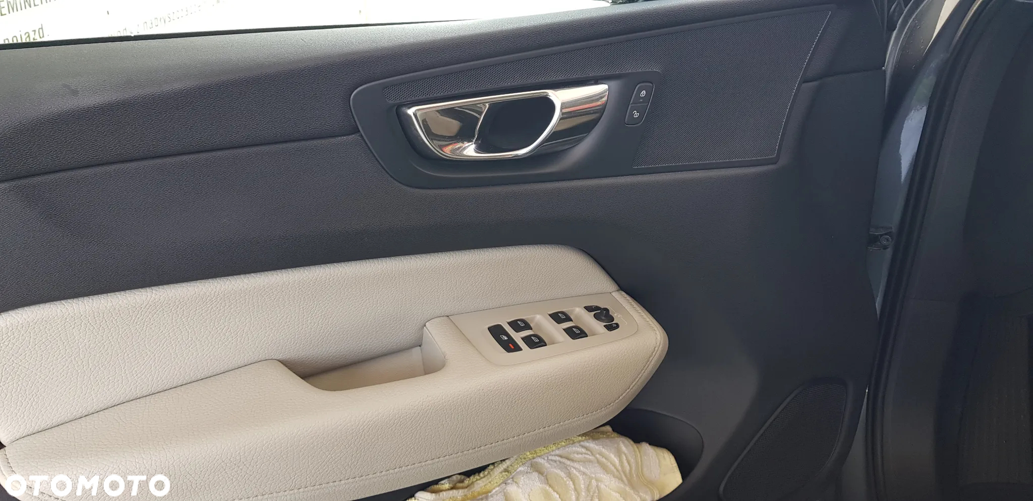 Volvo XC 60 D5 AWD Geartronic Momentum - 24