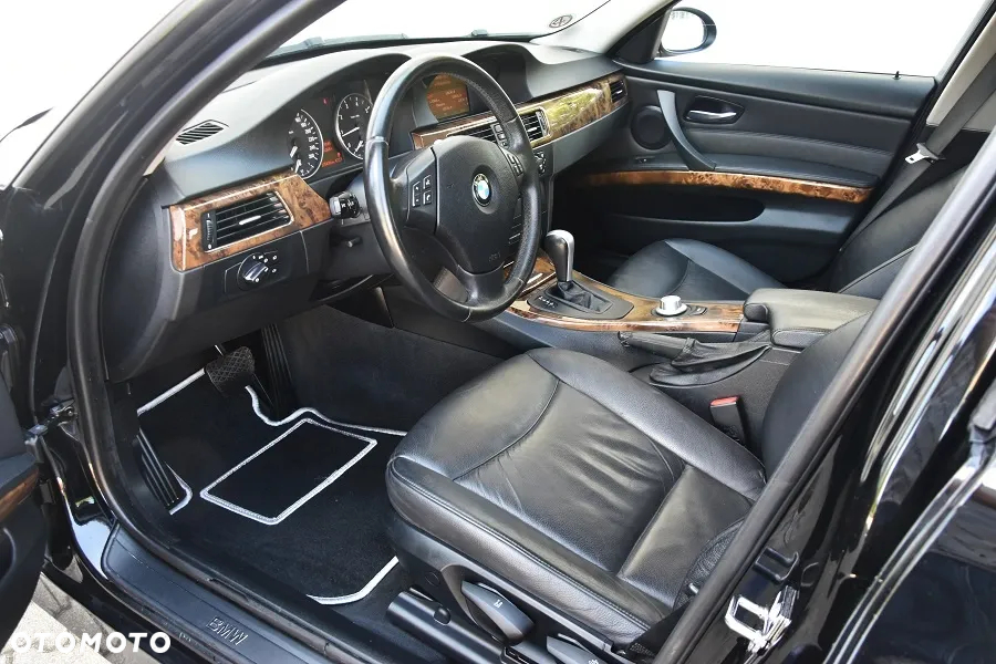 BMW Seria 3 320i - 14