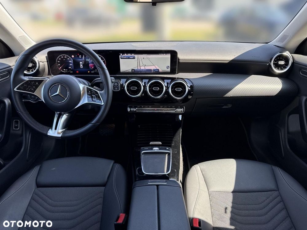 Mercedes-Benz CLA - 16