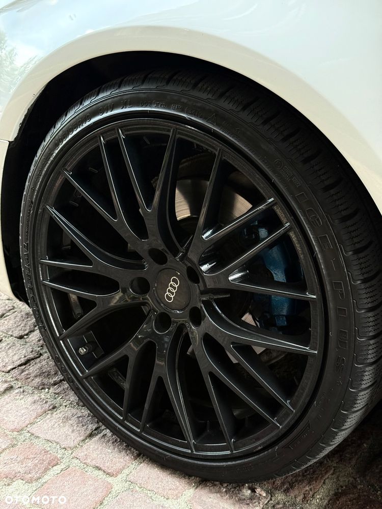 Audi A4 Limousine - 12