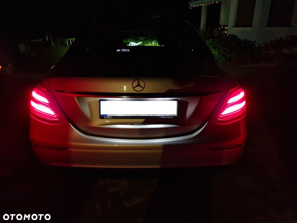 Mercedes-Benz Klasa E 220 d 9G-TRONIC - 18