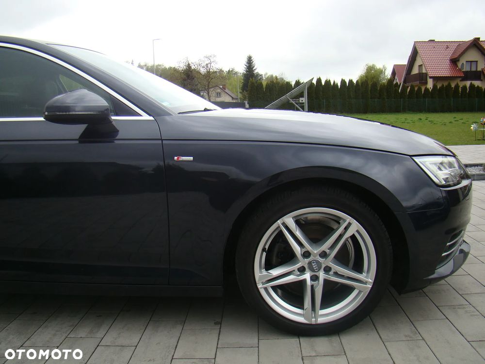 Audi A4 Limousine 40 TFSI design - 16