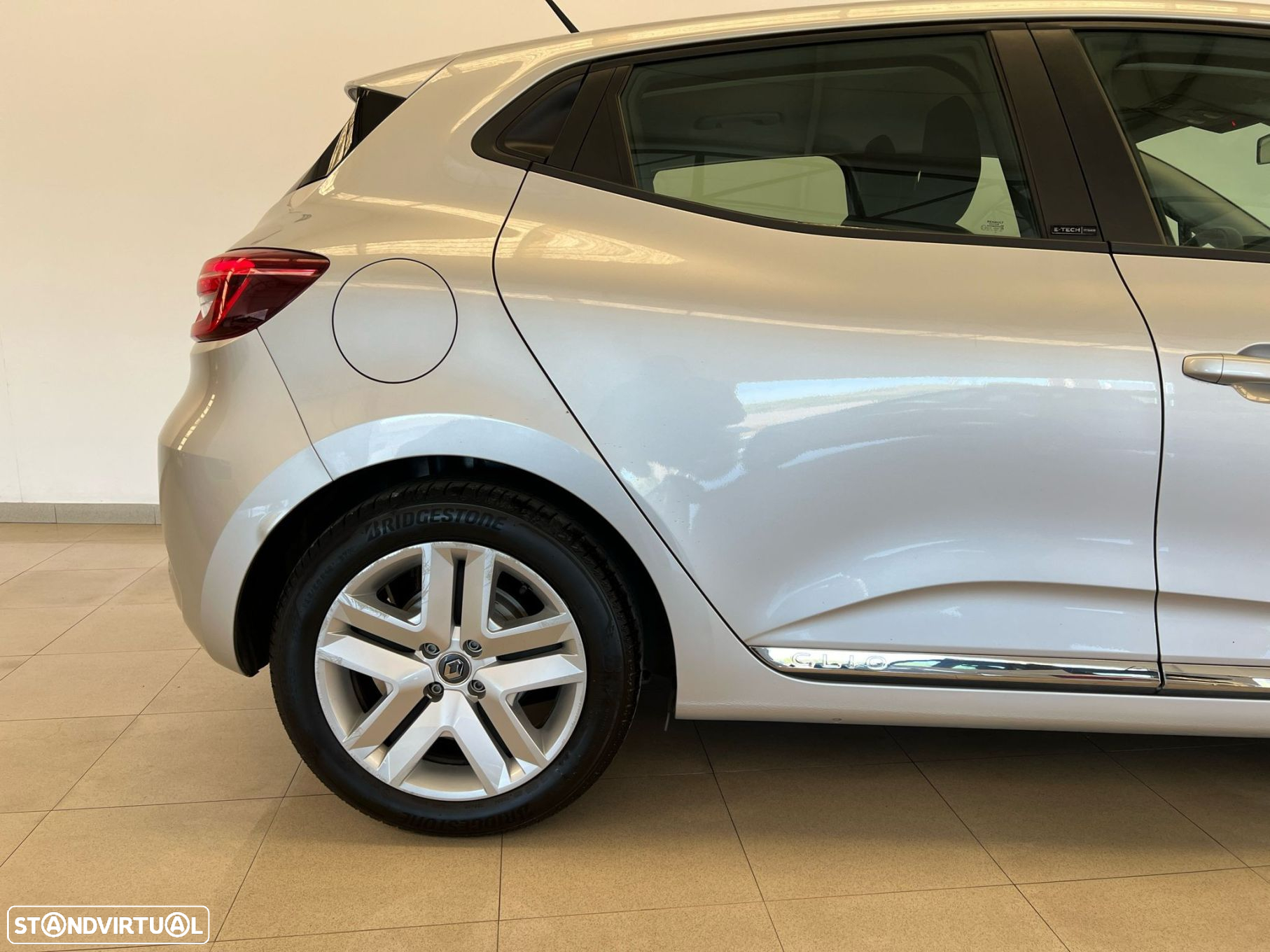 Renault Clio 1.6 E-Tech Full Hybrid Engineered - 8