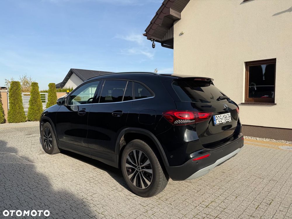 Mercedes-Benz GLA 180 AMG Line - 4