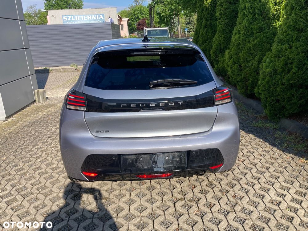 Peugeot 208 - 6