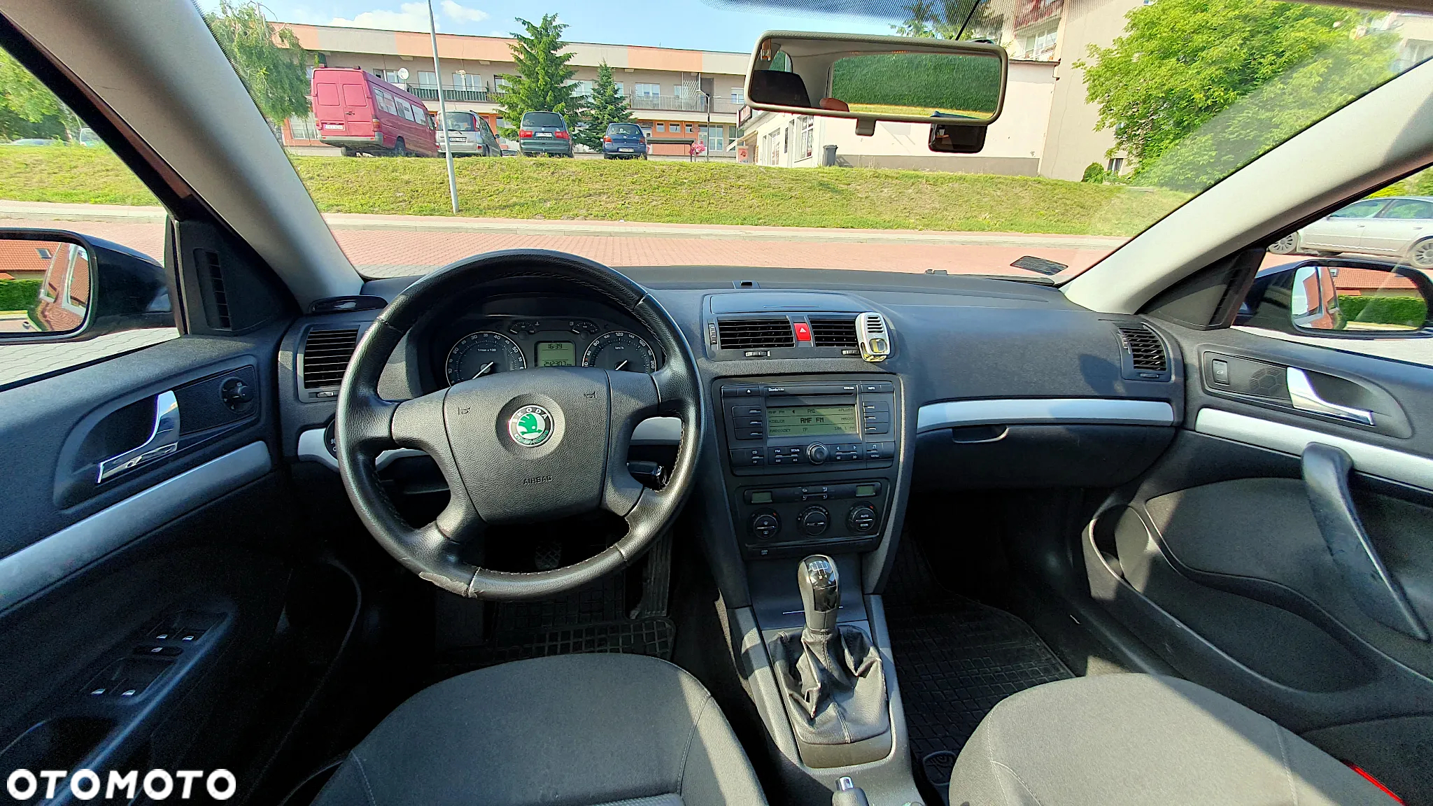 Skoda Octavia 1.6 Combi - 14