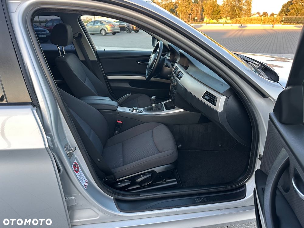 BMW Seria 3 318d - 18
