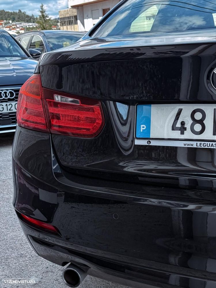 BMW 320 d Line Sport - 14