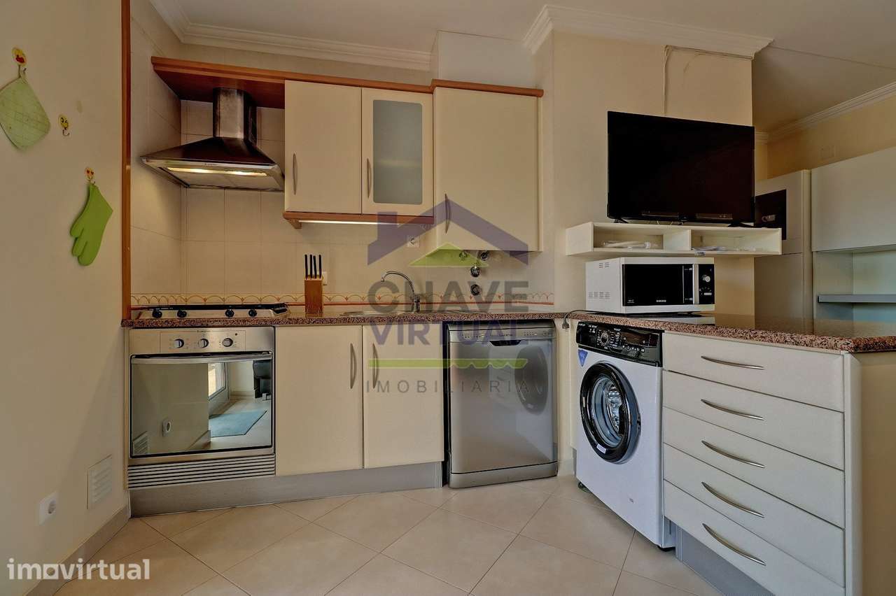 Apartamento T1 com Garagem e Varanda - Praia da Areia Branca, Lourinhã - Grande imagem: 4/28