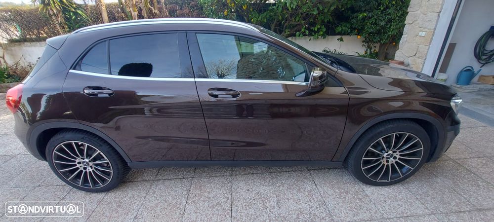Mercedes-Benz GLA 200 - 2