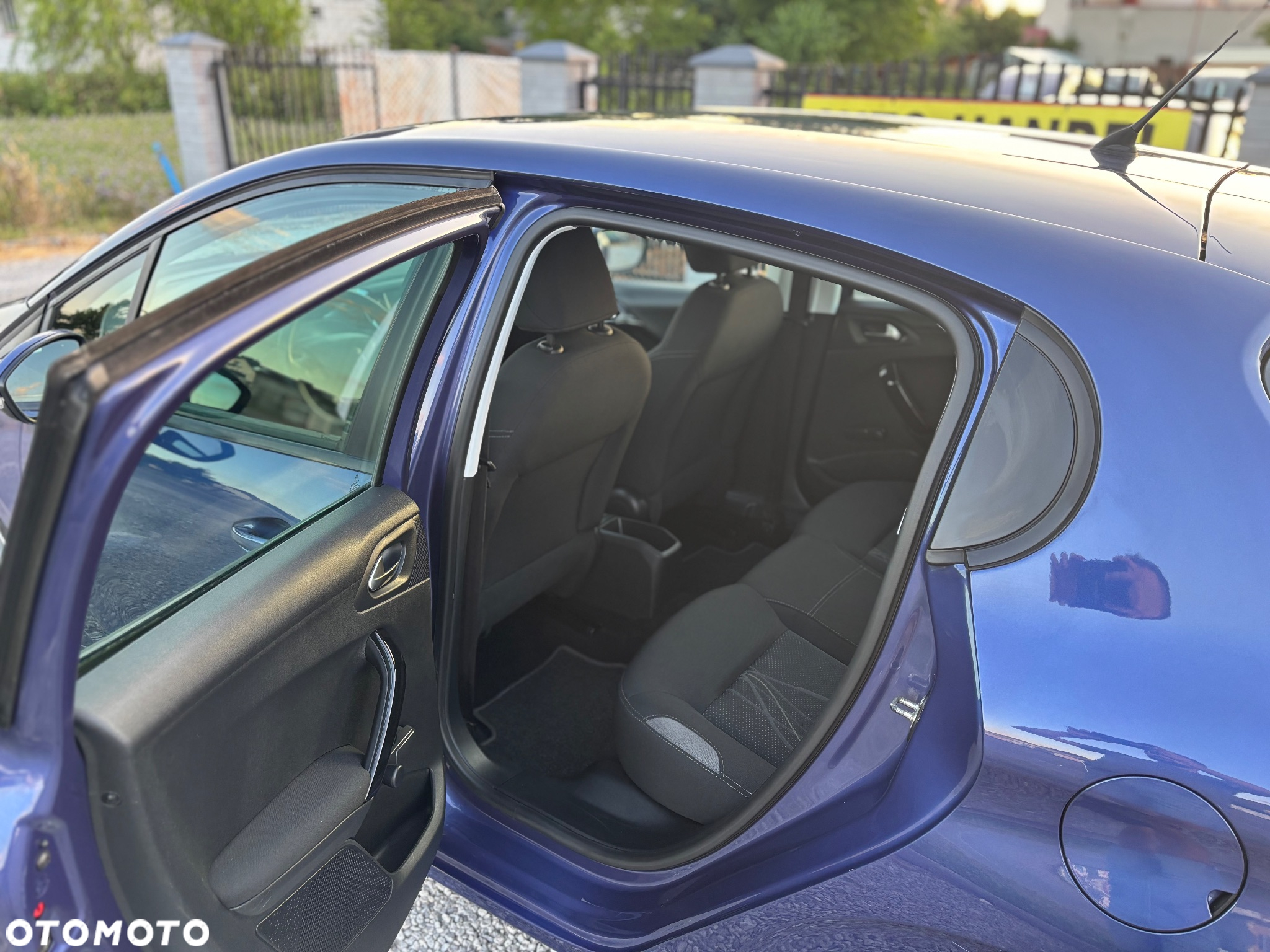 Peugeot 208 - 9