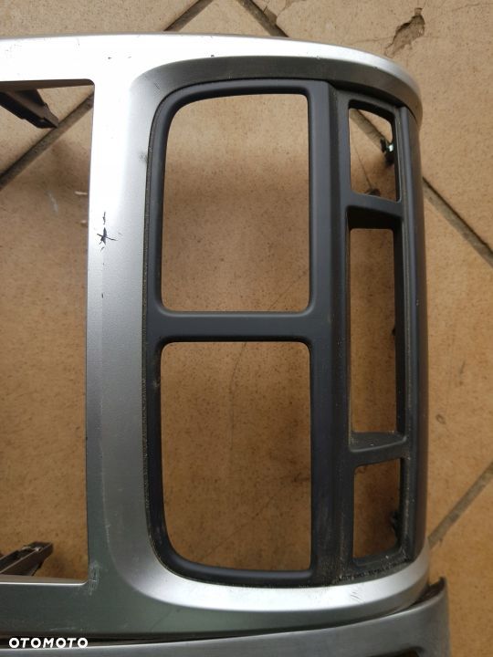 Kia Sportage II Ramka Radia - 2