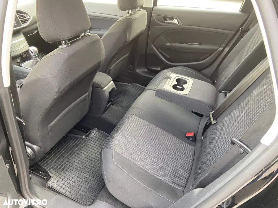 Peugeot 308 - 25