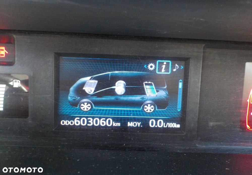 Toyota Prius+ - 24