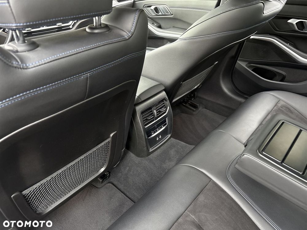 BMW Seria 3 320d xDrive - 15