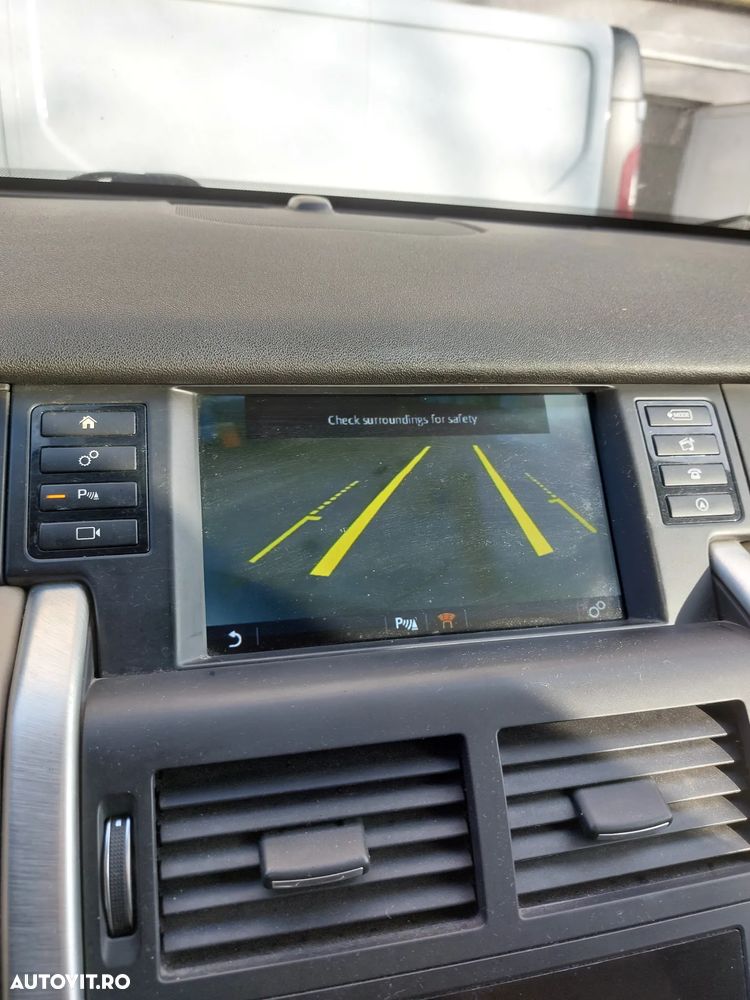 Land Rover Discovery Sport - 9