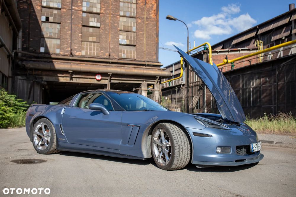 Chevrolet Corvette - 11