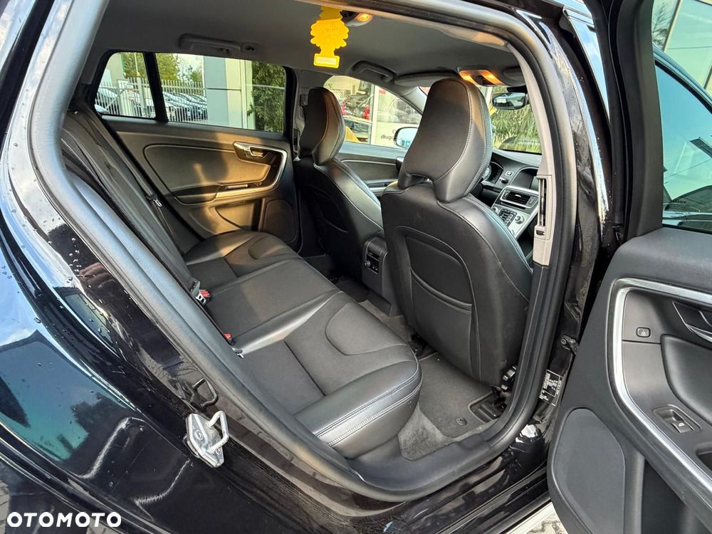 Volvo V60 Cross Country D4 Drive-E Momentum - 15
