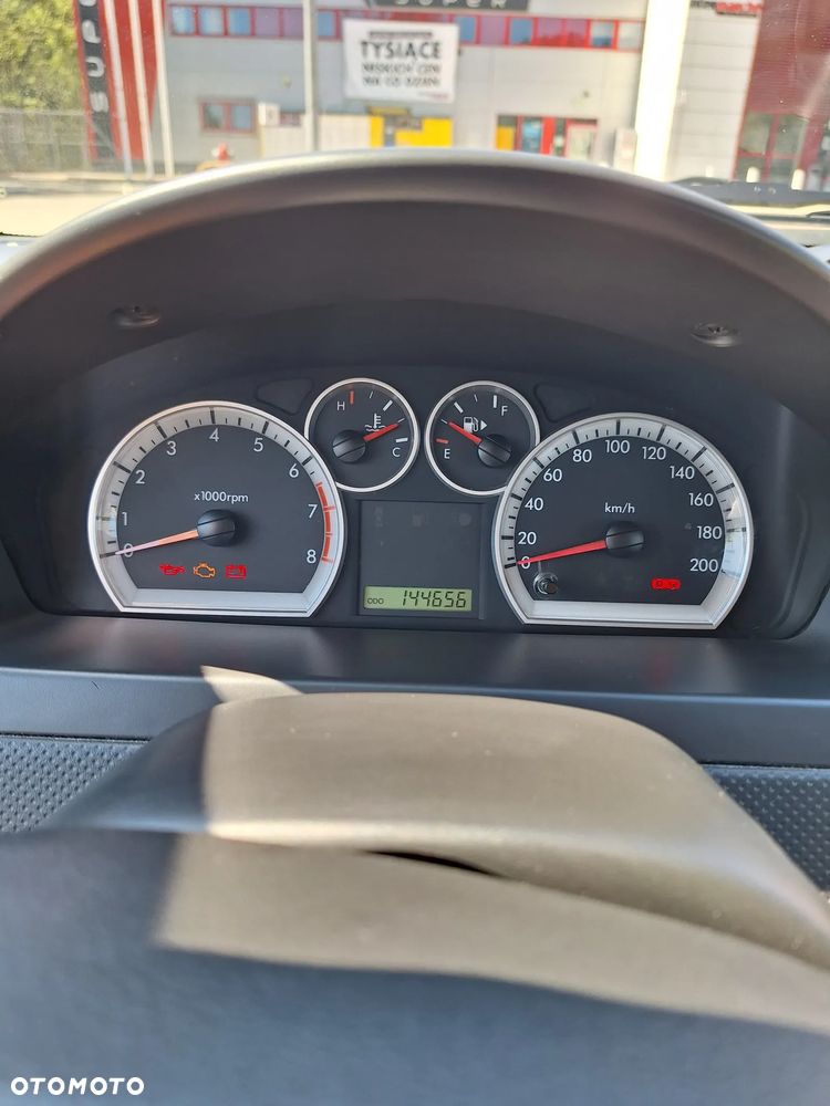Chevrolet Aveo 1.2 16V Base / Classic - 11