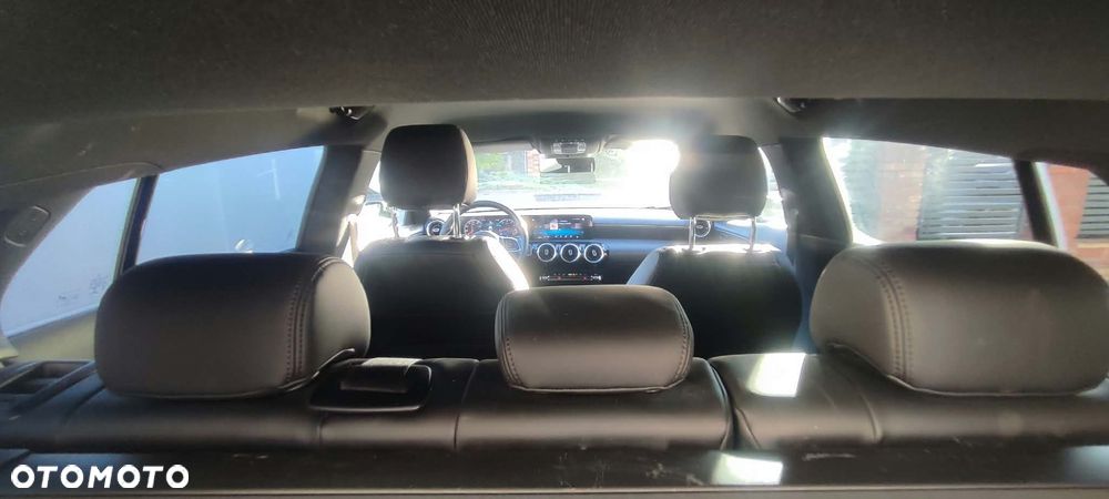 Mercedes-Benz CLA 180 7G-DCT - 11