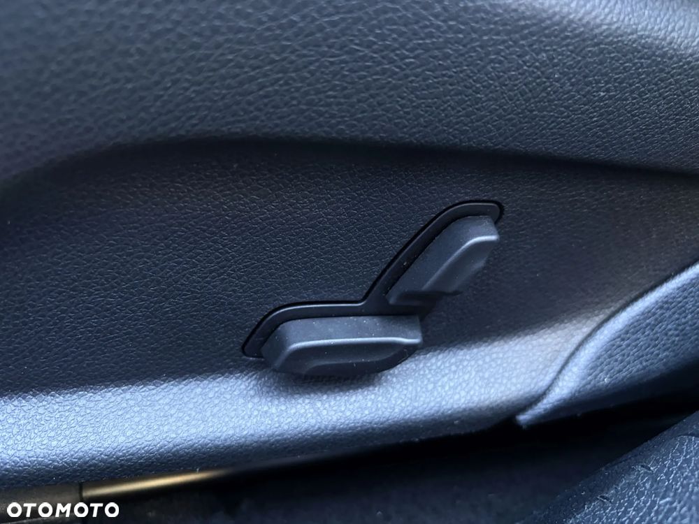 Mercedes-Benz Klasa E 220 d 9G-TRONIC - 35