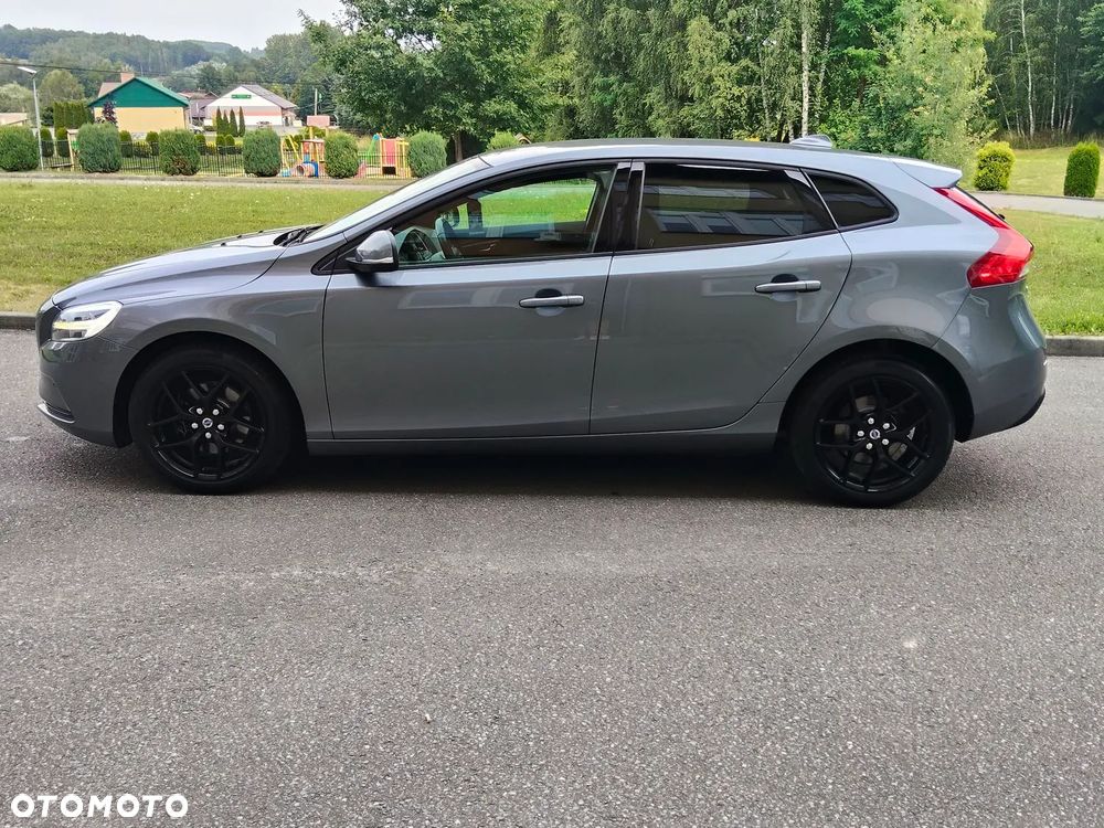 Volvo V40 T2 Momentum - 6