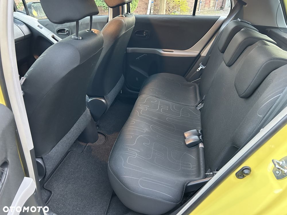 Toyota Yaris - 12