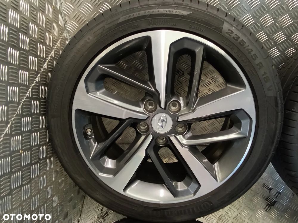 Koła Hyundai Kona Genesis I40 7,5Jx18 et52 5x114,3 7,3mm - 4