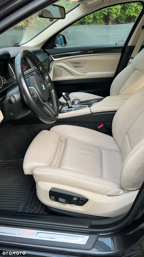 BMW Seria 5 520d xDrive Luxury Line - 17
