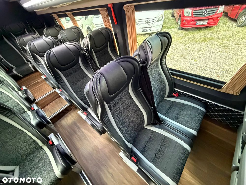 Mercedes-Benz Sprinter 519 - 19